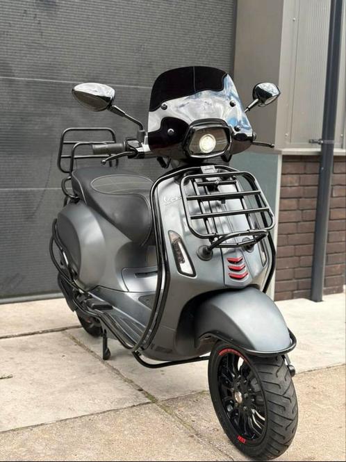 Te koop aangeboden: Vespa Sprint full option– Mat Grijs |, Fietsen en Brommers, Scooters | Vespa, Zo goed als nieuw, Overige modellen