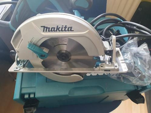 Makita cirkelzaag HS6601 inclusief systainer, Doe-het-zelf en Verbouw, Gereedschap | Zaagmachines, Nieuw, Cirkelzaag, 600 tot 1200 watt