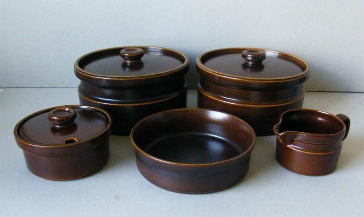 2 schalen en kannetje Sterling Wedgwood oven to table, Huis en Inrichting, Keuken | Servies, Zo goed als nieuw, Schaal of Schalen