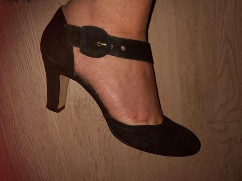 Vijfvinkel zwart open schoen suède leer maat 37, Kleding | Dames, Schoenen, Zo goed als nieuw, Pumps, Zwart, Ophalen of Verzenden