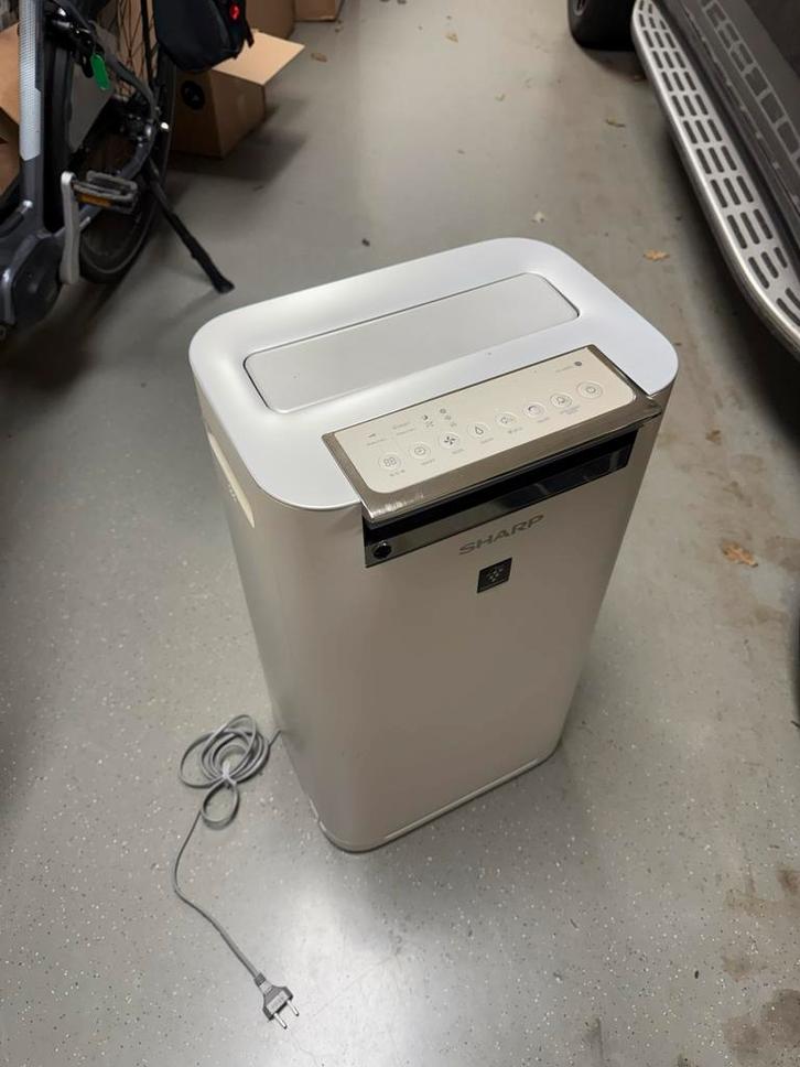 Sharp KC-G60EU Luchtbevochtiger en Luchtreiniger, Witgoed en Apparatuur, Luchtbehandelingsapparatuur, Gebruikt, Luchtbevochtiger