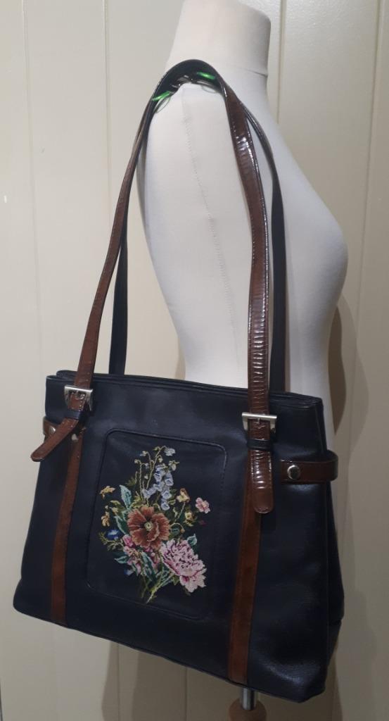 Vintage Michiko Kugo lederen/petit point schoudertas, Sieraden, Tassen en Uiterlijk, Tassen | Damestassen, Gebruikt, Schoudertasje