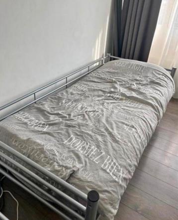 Metalen Eenpersoonsbed met IKEA Sultan matras beschikbaar voor biedingen