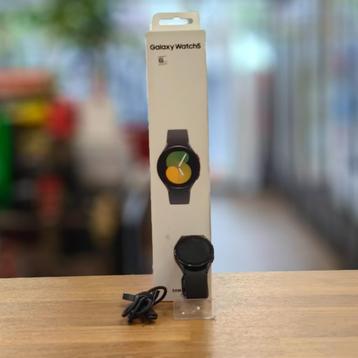 Samsung Galaxy Watch 5 - In Goede Staat beschikbaar voor biedingen