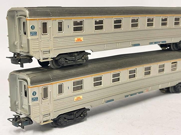 ** Märklin 4050 ** 2 RIJTUIGEN met VERLICHTING **, Hobby en Vrije tijd, Modeltreinen | H0, Zo goed als nieuw, Wagon, Wisselstroom