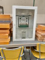 Vintage hangvitrine, Ophalen