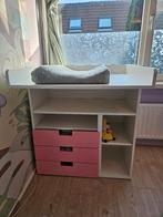 Ikea Smastad commode bureau, roze frontjes, zeer netjes, Kinderen en Baby's, Kinderkamer | Commodes en Kasten, Ophalen, 70 cm of meer