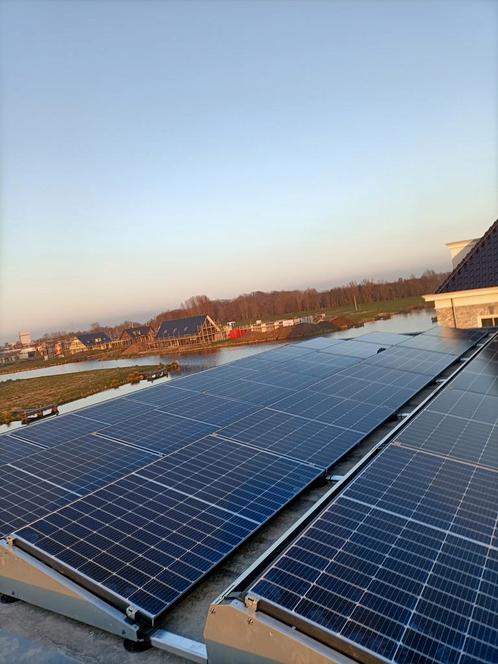 Esdec flatfix platdak systeem voor 24 zonnepanelen, Doe-het-zelf en Verbouw, IJzerwaren en Bevestigingsmiddelen, Zo goed als nieuw