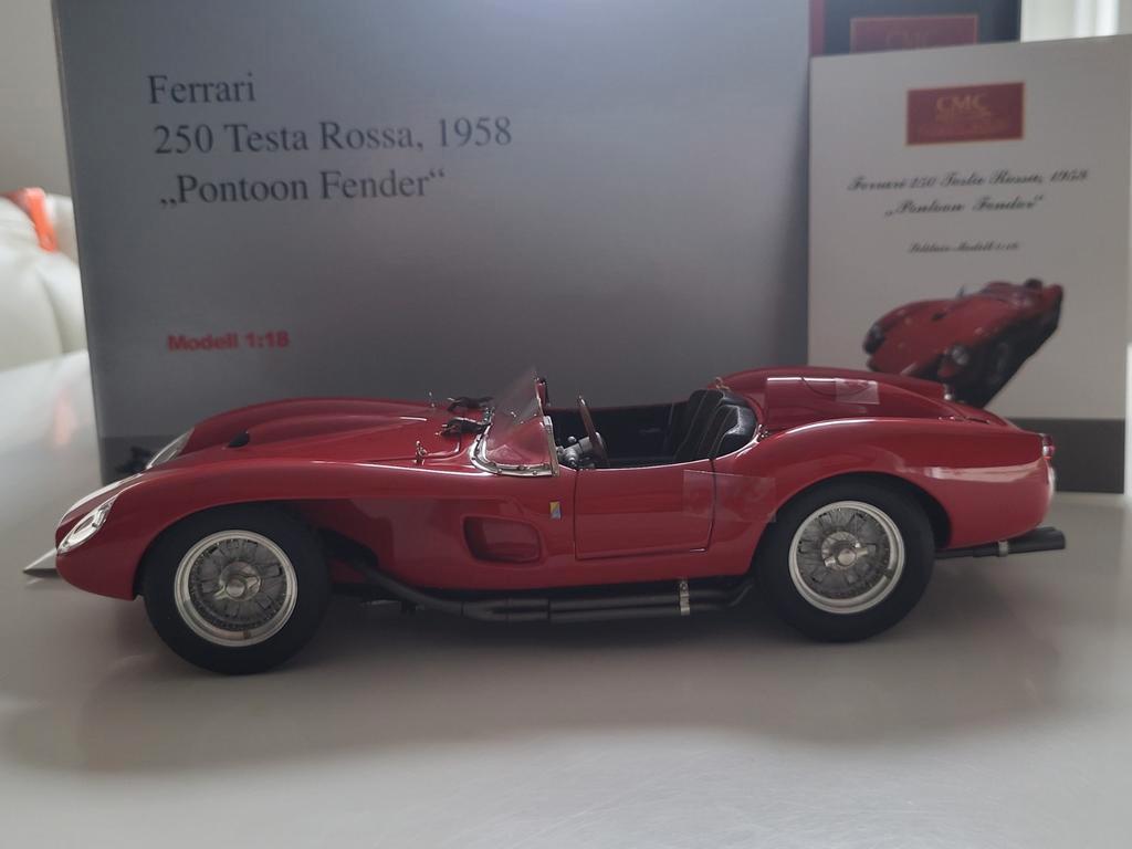 ≥ 1:18 CMC Ferrari 250 Testa Rossa Pontoon Fender, 1958
