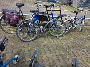 Vier fietsen nu 100 euro stations fietsen beschikbaar voor biedingen