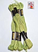 5x DMC mouline, groen 3348, Hobby en Vrije tijd, Borduren en Borduurmachines, Mulhouse, France, Ophalen of Verzenden, Borduurgaren of Zijde