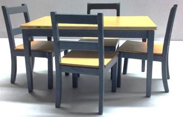 poppenhuis (1:12) tafel met 4 stoelen (blauw) beschikbaar voor biedingen