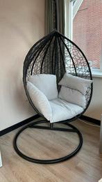 Hangstoel zwart met kussen, Huis en Inrichting, Stoelen, Ophalen, Zo goed als nieuw, Zwart, Eén