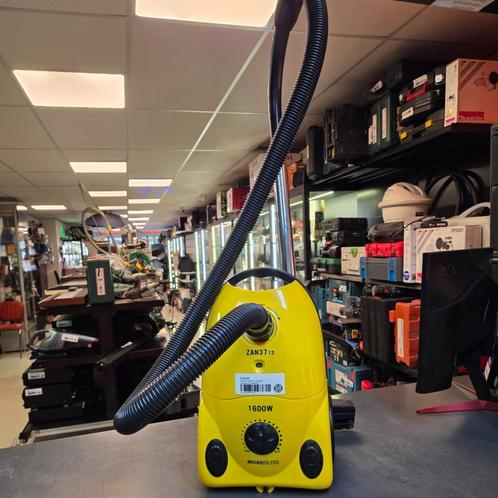 ZANUSSI ZAN3712  1600 watt stofzuiger in nieuwstaat, Witgoed en Apparatuur, Stofzuigers