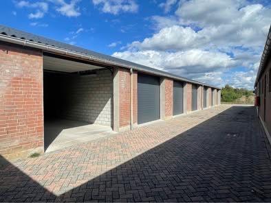 TE HUUR: RUIME OPSLAGUNITS VOOR PARTICULIEREN EN BEDRIJVEN, Huizen en Kamers, Garages en Parkeerplaatsen, Noord-Brabant
