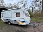 Zeer nette Dethleffs Camper 560 caravan, Caravans en Kamperen, Caravans, Lengtebed, Hordeur, 1000 - 1250 kg, 5 tot 6 meter