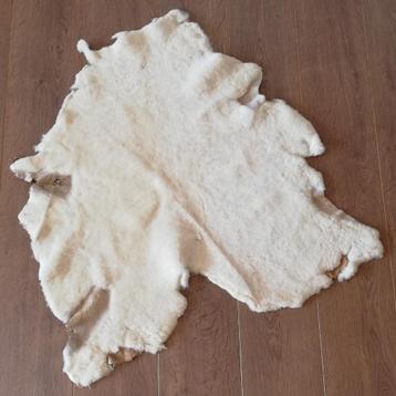 Authentieke schapenvacht nr. 56 beschikbaar voor biedingen