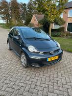 Toyota Aygo 1.0 12V Vvt-i 5DRS 2012 Grijs, Auto's, Voorwielaandrijving, Metallic lak, 4 stoelen, 68 pk