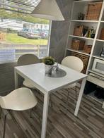 Keuken tafeltje met 3 stoelen IKEA een vierkante of een oval, Huis en Inrichting, Tafels | Eettafels, Gebruikt, Ophalen of Verzenden