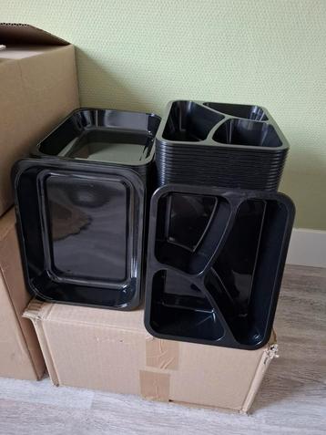 Bewaar bakjes, nieuw, 1-vak en 3-vaks. beschikbaar voor biedingen