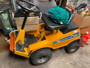 Stiga Zitmaaier (zonder maaidek) met trekhaak beschikbaar voor biedingen
