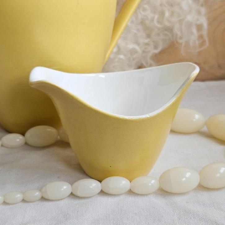 Plateelbakkerij Zuid Holland Gouda roomkannetje geel, Antiek en Kunst, Antiek | Servies los, Ophalen of Verzenden