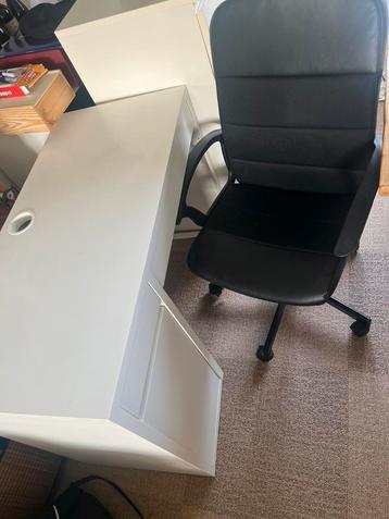 Micke bureau en renberget bureaustoel beschikbaar voor biedingen