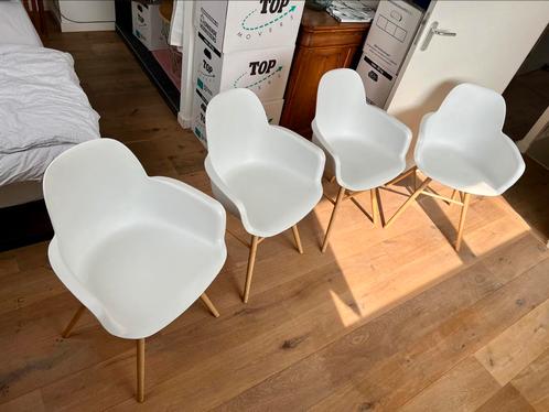 4 stuks Zuiver Albert Kuip armstoel, nette staat., Huis en Inrichting, Stoelen, Zo goed als nieuw, Vier, Hout, Kunststof, Wit