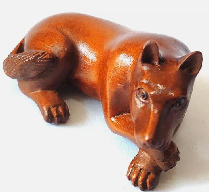Houten Netsuke van een wolfJapan, Verzamelen, Dierenverzamelingen, Nieuw, Beeldje of Figuurtje, Hond of Kat, Ophalen of Verzenden