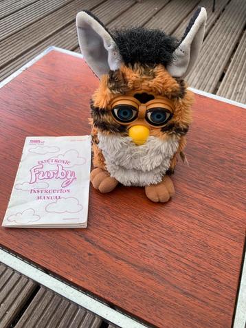 Furby tiger met boekje beschikbaar voor biedingen