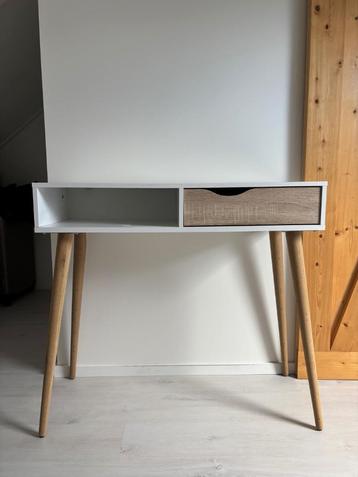 Bureau of make-uptafel