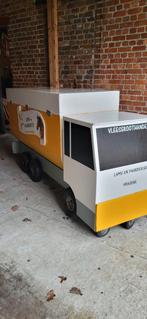 Unieke Vrachtwagen Kast Lams en Paardevlees, Ophalen