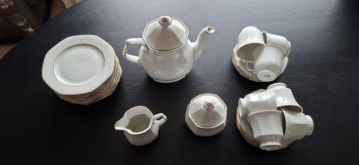 Compleet servies, Huis en Inrichting, Keuken | Servies, Gebruikt, Compleet servies, Effen, Porselein, Ophalen of Verzenden