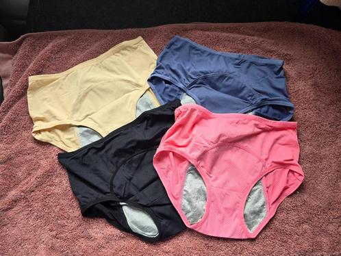 menstruatieondergoed maat XS pakket van 4, Kleding | Dames, Ondergoed en Lingerie, Slip, Ophalen of Verzenden