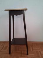 Hoge houten zuil/bijzettafel., Ophalen, Zo goed als nieuw