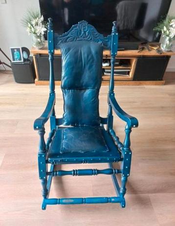 Leuke antieke schommelstoel bekleed beschikbaar voor biedingen