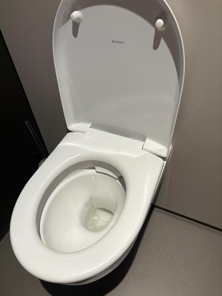 Geberit WC-bril iCon, Doe-het-zelf en Verbouw, Sanitair, Nieuw, Toilet, Ophalen