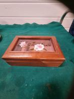 sierraden kistje met glas en bloem vintage, Ophalen of Verzenden