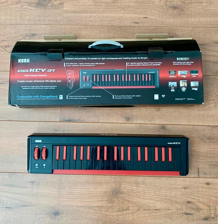 Korg Microkey 37 Black/Red, Muziek en Instrumenten, Midi-apparatuur, Zo goed als nieuw, Verzenden