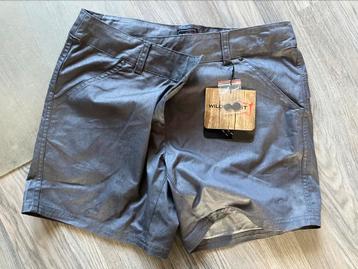 Nieuwe Wildbeast outdoor shorast M gekocht vooor 59,99 beschikbaar voor biedingen