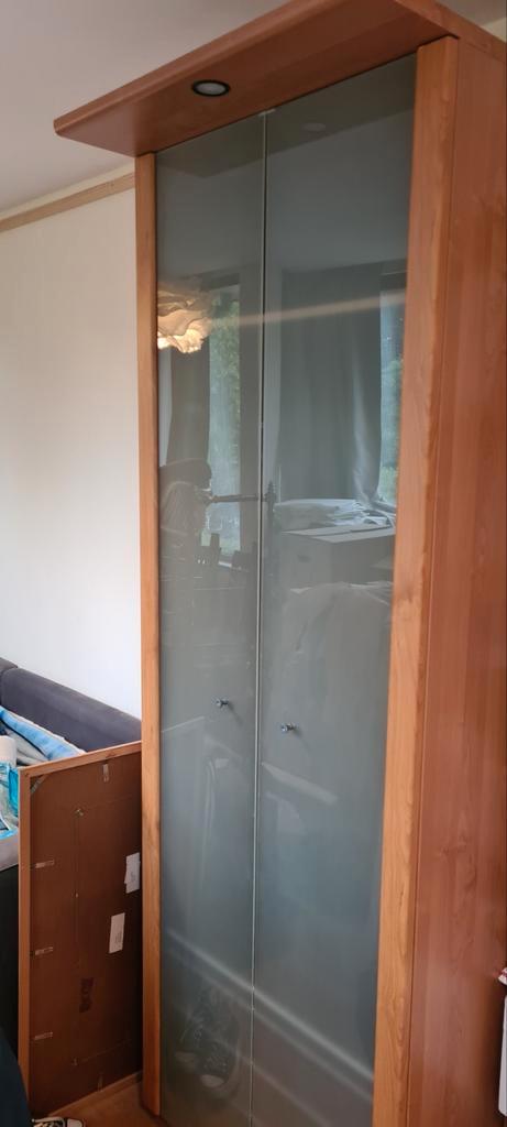 Mooie kledingkast met glazen deuren, Huis en Inrichting, Kasten | Kledingkasten, Zo goed als nieuw, 200 cm of meer, 50 tot 100 cm