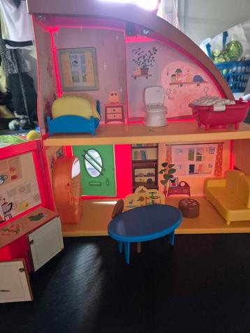 Leuk Bing Poppenhuis met Meubels beschikbaar voor biedingen