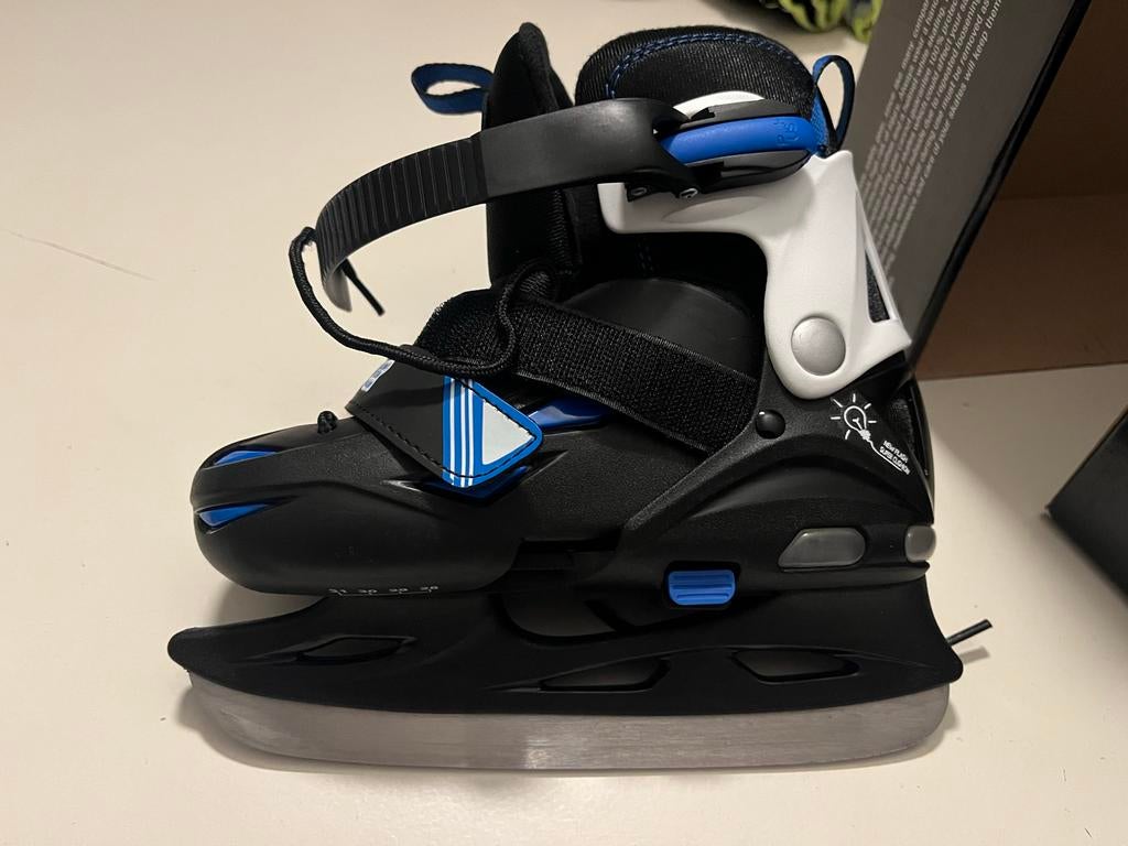 Nieuwe MOVE schaatsen met LED Verlichting - Maat 28-31, Sport en Fitness, Schaatsen, Ophalen, Nieuw, IJshockeyschaatsen, Overige merken