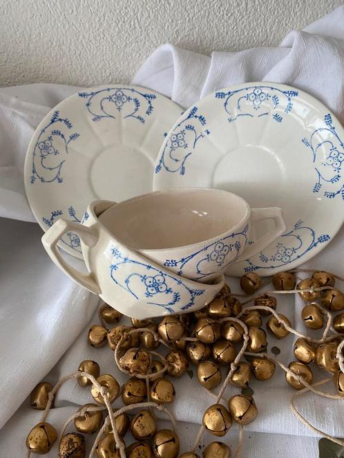 Antieke kop en schotel st Amand Ceranord setje, Antiek en Kunst, Antiek | Servies compleet, Ophalen of Verzenden