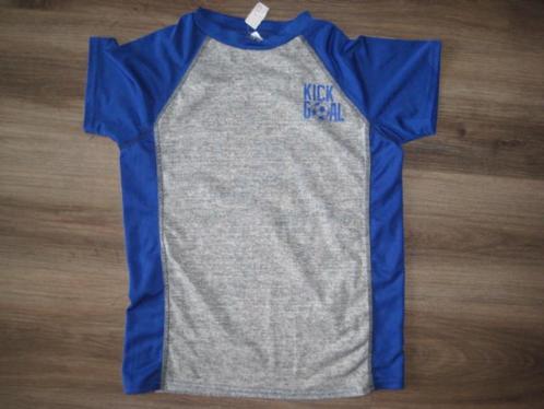 Super mooie nieuwe Sport Shirt KICK GOAL (maat 146-152), Kinderen en Baby's, Kinderkleding | Maat 146, Nieuw, Jongen, Sport- of Zwemkleding