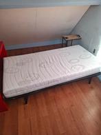 Bedframe plus matras.  200x90, Huis en Inrichting, Ophalen, 90 cm, Eenpersoons, Bruin