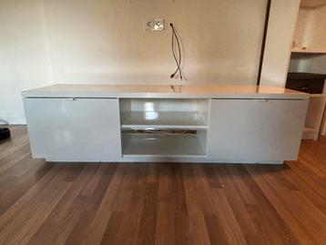 Tv meubel, glans wit. beschikbaar voor biedingen