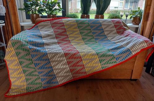 Nieuwe gehaakte sprei, deken, woondeken, plaid 2.30 x 1.30, Huis en Inrichting, Woonaccessoires | Plaids en Woondekens, Nieuw