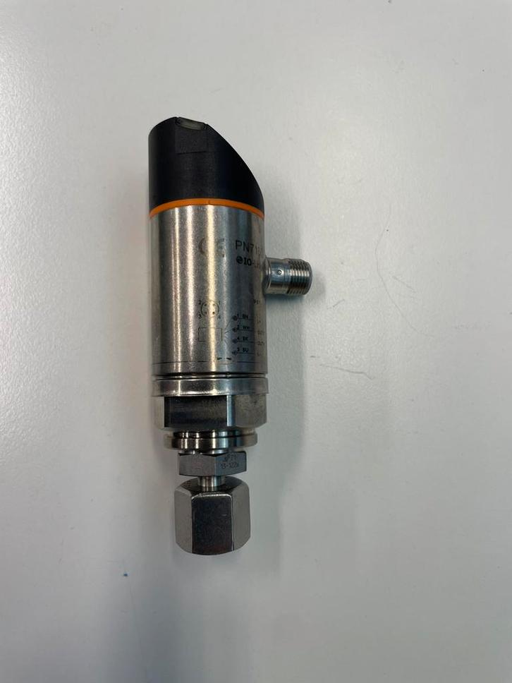 IFM elektronische druksensor drukschakelaar pressure sensor, Hobby en Vrije tijd, Elektronica-componenten, Zo goed als nieuw, Ophalen of Verzenden