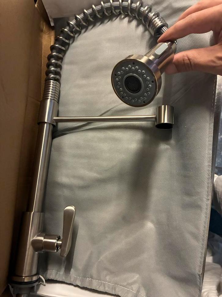 Moderne grijze keukenkraan, Huis en Inrichting, Keuken | Complete keukens, Nieuw, Overige typen, Grijs, Staal of Rvs, Ophalen of Verzenden